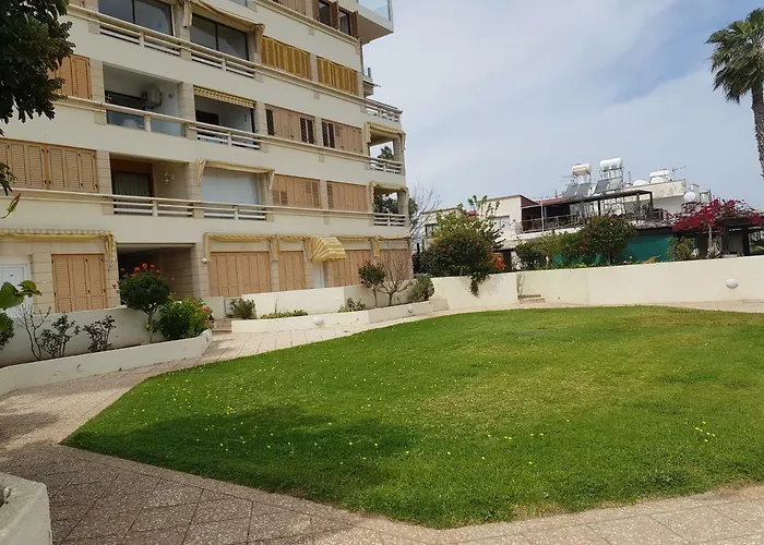 Haig's Dream Flat On The Larnaca