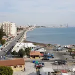 Haig's Dream Flat On The Daire *